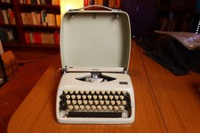 Macchina da scrivere vintage