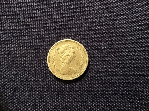 Moneta una sterlina regina - da,
