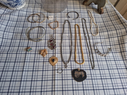 Lot bijoux vintages - de,