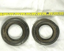 Lotto di due Splendidi Rosoni Decorativi Intagliati in legno in patina U9000