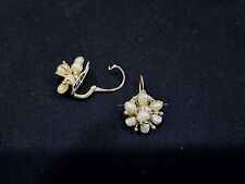 Orecchini oro antico e perle scaramazze gr. 4,20.