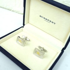 Gemelli Burberry Knight tono