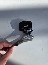 Deragliatore anteriore e