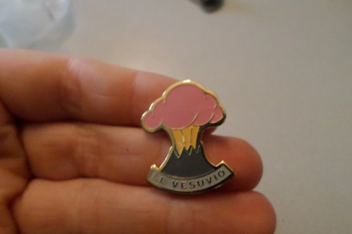 Pin broche vesuvio volcan - s,
