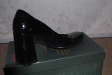 C.20 - Scarpe donna, usate, nera laccata 37,5, tacco 8cm.Dècolleté