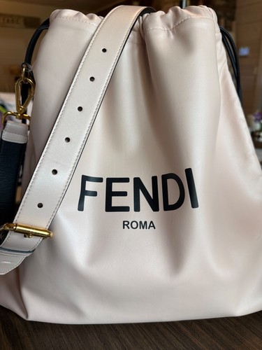 Fendi sacchetto medium nappa - fendi,