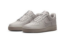 IH1698-001 Nike Air Force 1