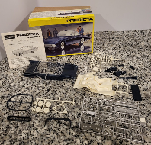 Predicta monogram model - 1/24,