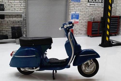 Modellino scooter vespa - 180, ss