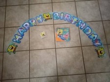 SPONGEBOB PARTY "TOVAGLIOLI + BANNER + ADESIVI + SCIARPA & CAPPELLO + PELUCHE