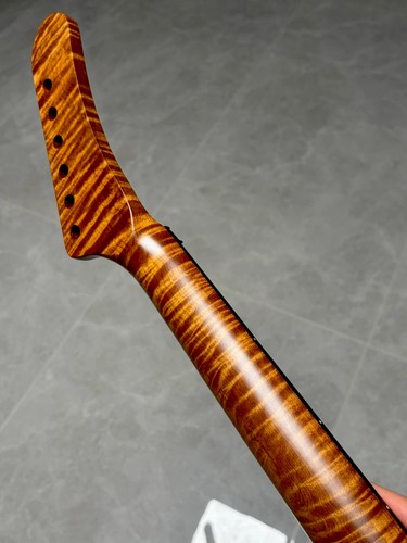 Banana reverse ebony - reverse,