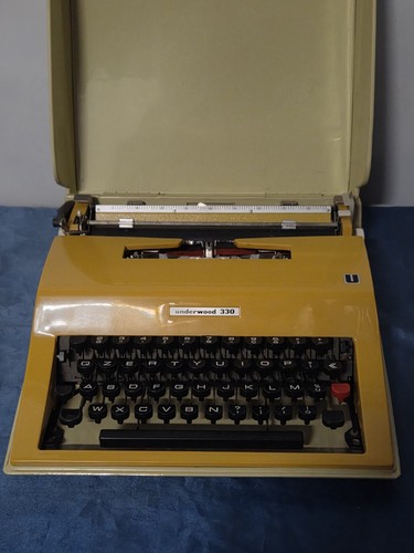 Macchina scrivere underwood - da,