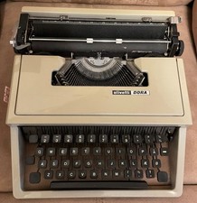 Macchina da scrivere manuale portatile Olivetti Dora vintage con coperchio come da foto - kha046