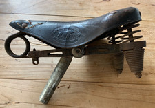 SELLA IN CUOIO CON BORCHIE-ORIGINALE-BICI D'EPOCA-ANNI 30/40