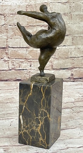 Statua statua bronzo femminile