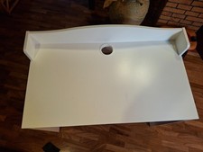 scrivania bianca cameretta IKEA