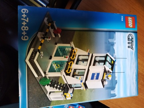 Lego city 7744 - (6+7+8+9),