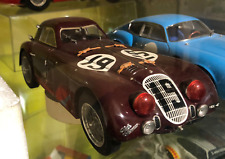 Alfa Romeo 8C 2.9 lemans CMC 1/18 + box 2900B +accessori