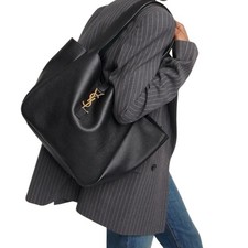 Borsa a spalla Yves Saint Laurent Le 5 A 7 Bea in pelle testurizzata nera