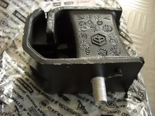 B004758 SUPPORTO MOTORE SX PIAGGIO PORTER DIESEL 1,2-1,4 (ORIGINALE PIAGGIO)
