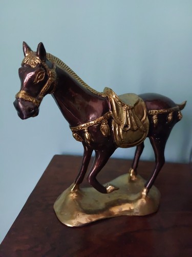 Statua scultura cavallo - , in