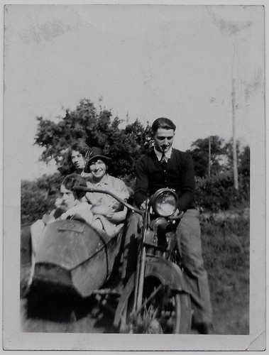 Vecchia foto uomo moto con - uomo, in