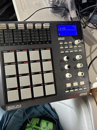 Akai mpd26 drum pad - drum, usb/midi