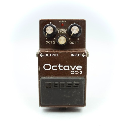 Boss octave black - octave, label