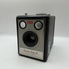 Macchina fotografica vintage Kodak Brownie Flash III non testata/pezzo da scaffale