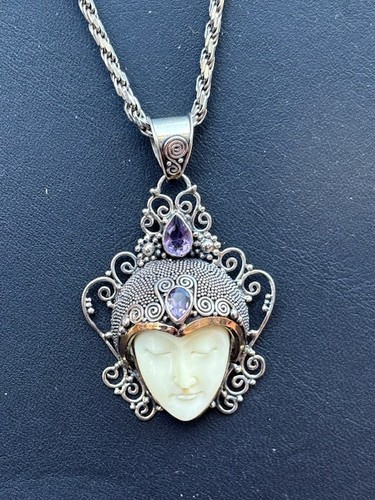 Collana con ciondolo testa - , di