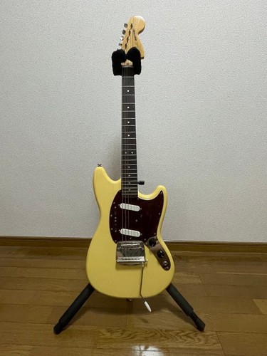 Squier mustang classic vide - squier,