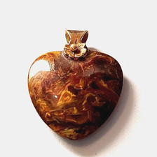 Ciondolo a forma di cuore vintage anni '60 Italia diaspro e occhiello in oro 18k