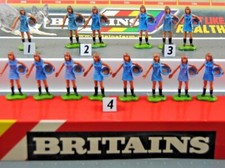 1971 Varie 1:32 BRITAINS FARM 2051 FARMER'S FIGLIA LAND GIRL con mangime lotto misto