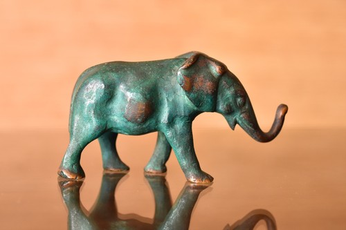 Piccolo elefante metallo