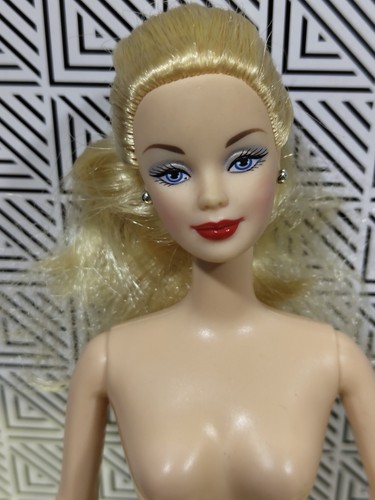 Holiday 1997 barbie nude used - 1997,