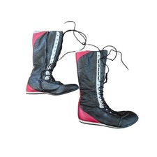 Stivali in pelle stringati