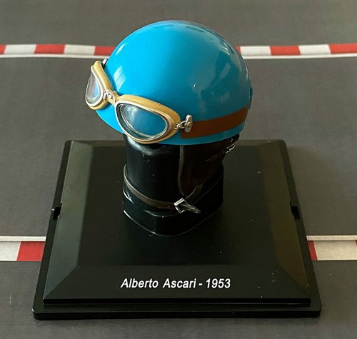 New casco helmet f1 - 1:5,