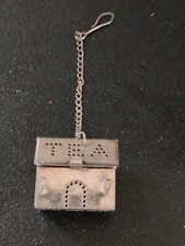 COLINO INFUSORE per il tè a forma di CASETTA in acciaio