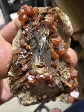 Vanadinite su Barite