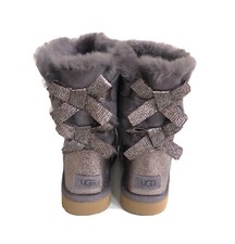 UGG CLASSIC SHORT BAILEY BOW