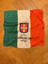 Bandiera tricolore con stemma