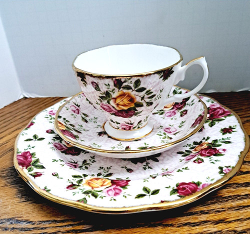 Pink with roses cup - with,
