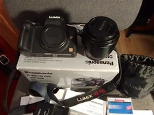 Panasonic LUMIX DMC-G10K con  14-42 mm