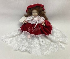 Bambola in porcellana