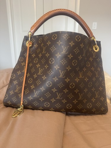 100 authentic louis vuitton - 100%,