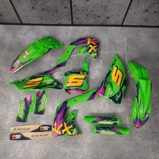 Grafica + Plastica Kawasaki