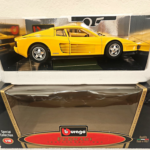 Modellino auto bburago 18 - auto,