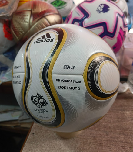 Nuovo pallone calcio - nuovo,