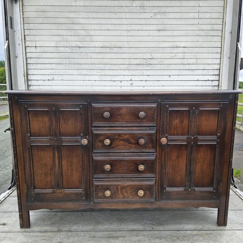 Vecchia credenza coloniale