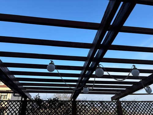 Bellissima pergola addossata